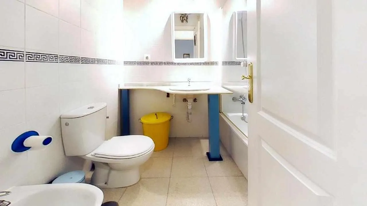 Apartamento Centrico Con Garaje Y Cercano A La Pl 萨阿拉德洛斯阿图内斯 0*,  西班牙